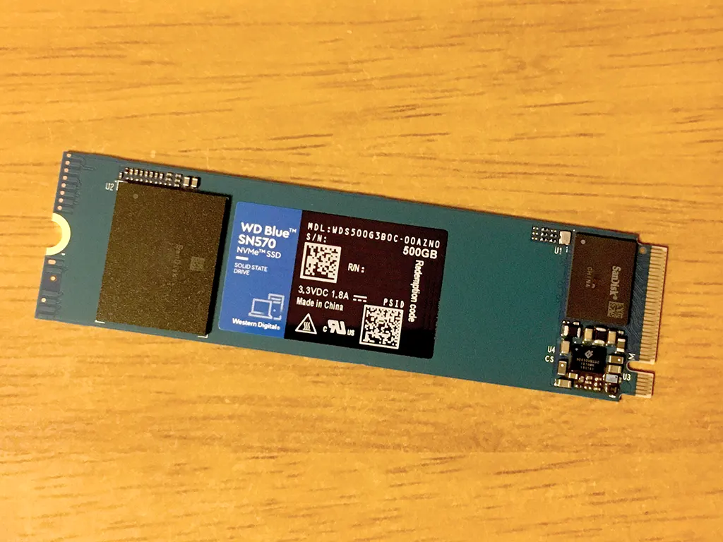 Western Digital（ウエスタンデジタル） WD Blue SN570 NVMe SSDの本体