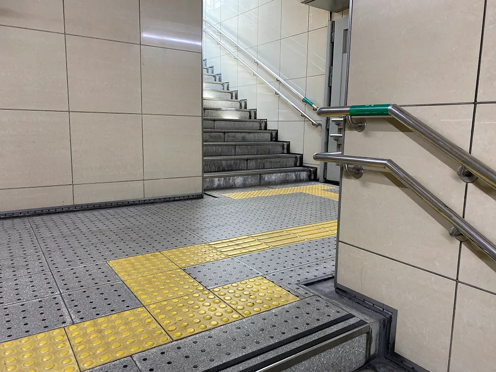 地下鉄なんば駅・28番出入口と29番出入口